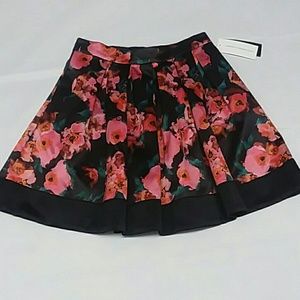 Nwt French Connection pleated skirt